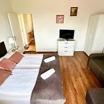 Szent Orban Panzio - Kutyabarat Guest house 4*