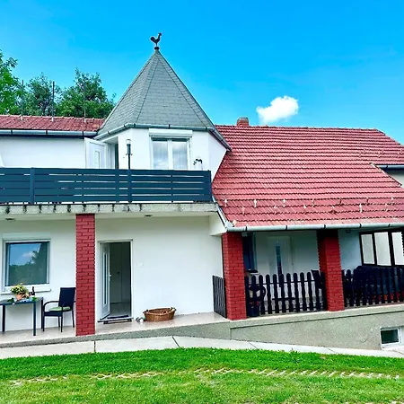 Szent Orban Panzio - Kutyabarat Guest house *