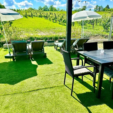 Szent Orban Panzio - Kutyabarat Guest house *