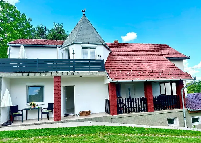 Szent Orban Panzio - Kutyabarat בית הארחה 4*