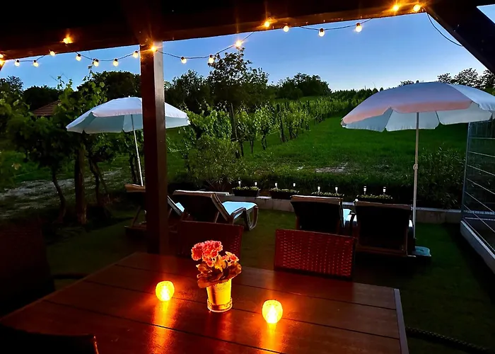 בית הארחה Szent Orban Panzio - Kutyabarat 4*