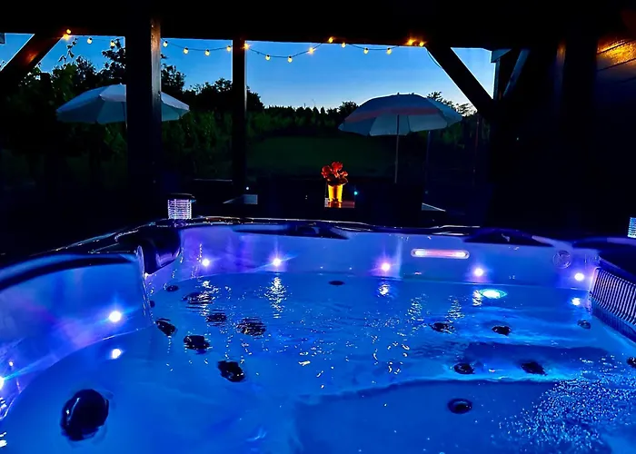 Szent Orban Panzio - Kutyabarat זלקרוס