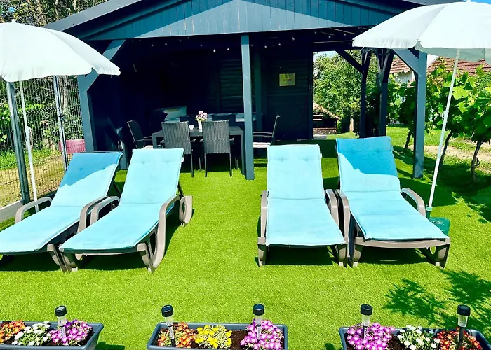 Szent Orban Panzio - Kutyabarat בית הארחה 4*