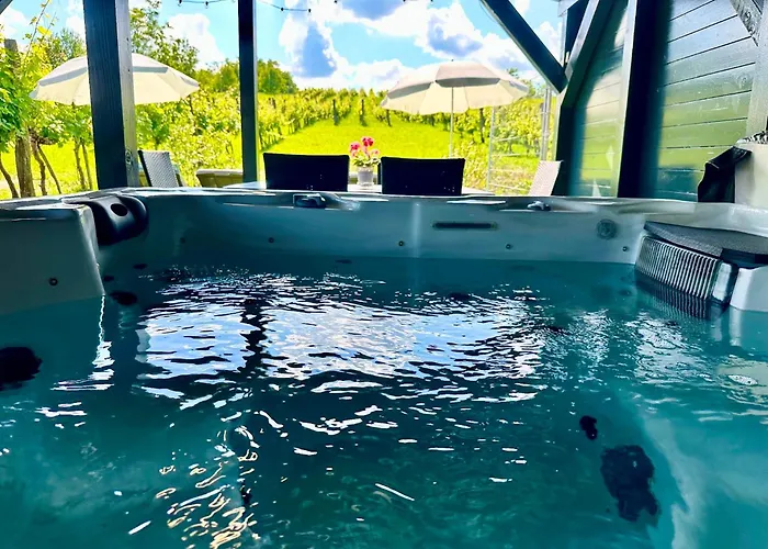 Szent Orban Panzio - Kutyabarat 4*