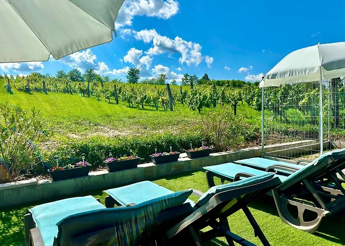 Szent Orban Panzio - Kutyabarat בית הארחה