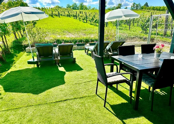 Szent Orban Panzio - Kutyabarat Konukevi 4*