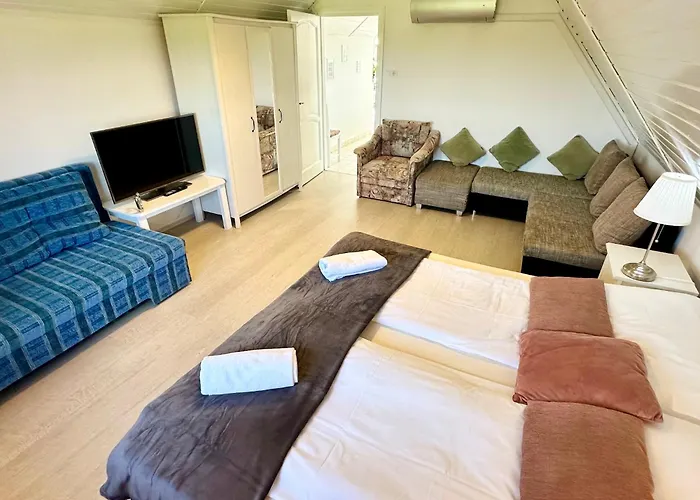 בית הארחה Szent Orban Panzio - Kutyabarat 4*