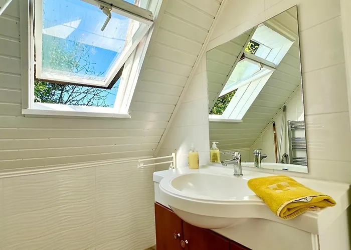 Szent Orban Panzio - Kutyabarat בית הארחה 4*